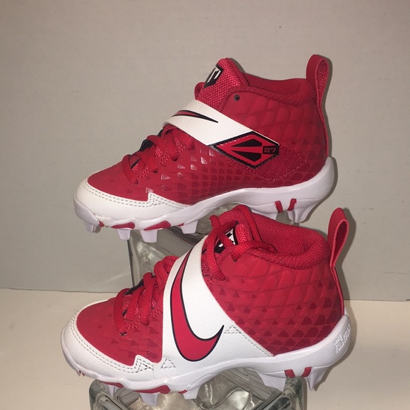 NIKE FAST FLEX TROUT KIDS CLEATS SIZE 10c